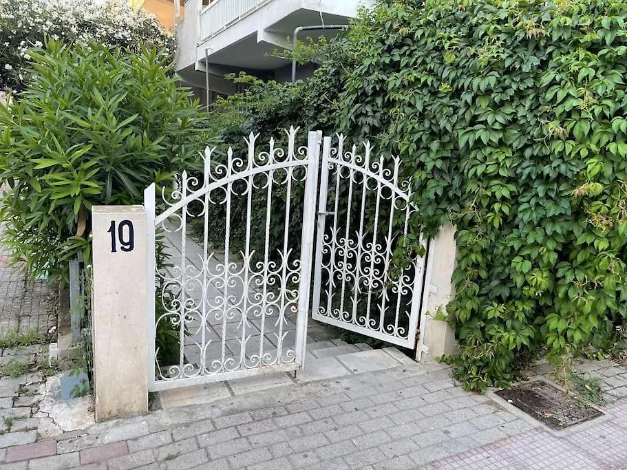 Navie Garden Getaway Peraia Apartment Near To Beach  Peraía