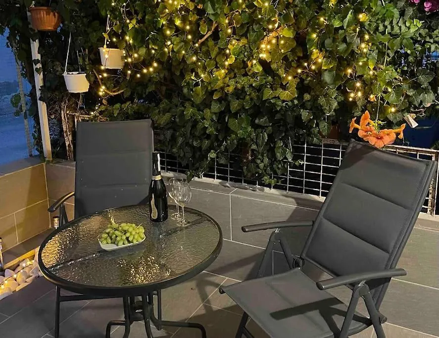 Navie Garden Getaway Peraia Apartment Near To Beach